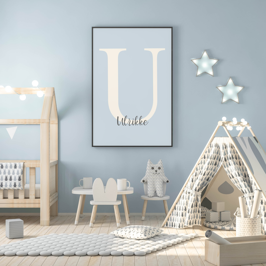 A bokstavplakat blå med navn