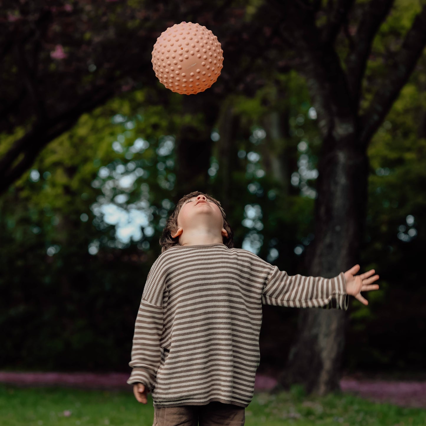 Large sensory ball 20cm - Sand