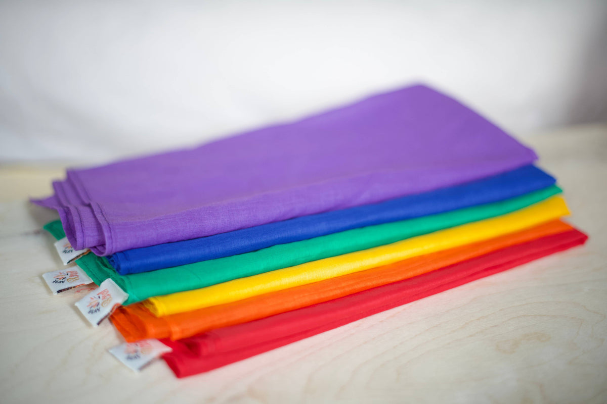 Lekeduker i bomull regnbue - 75 x 75 cm
