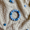 Sivert bitering håndlaget bitering i bpa fri silikon med blå matte perler som lindrer ømme gommer