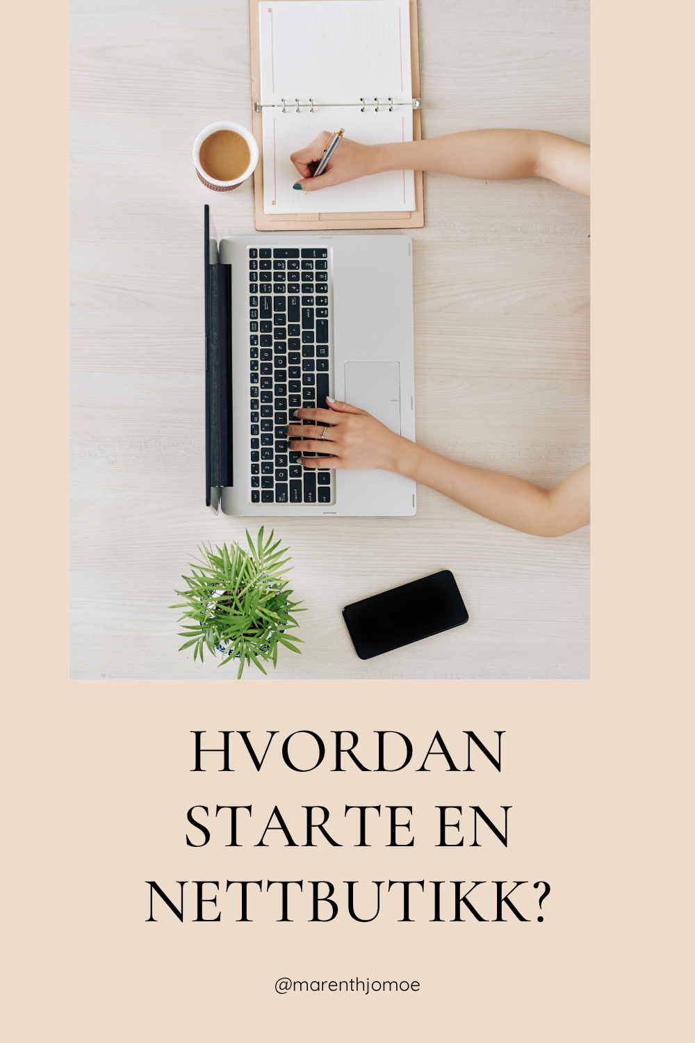 Sølv laptop med svart tastatur og styreflate brukt til del av hvordan starte en nettbutikk-guide