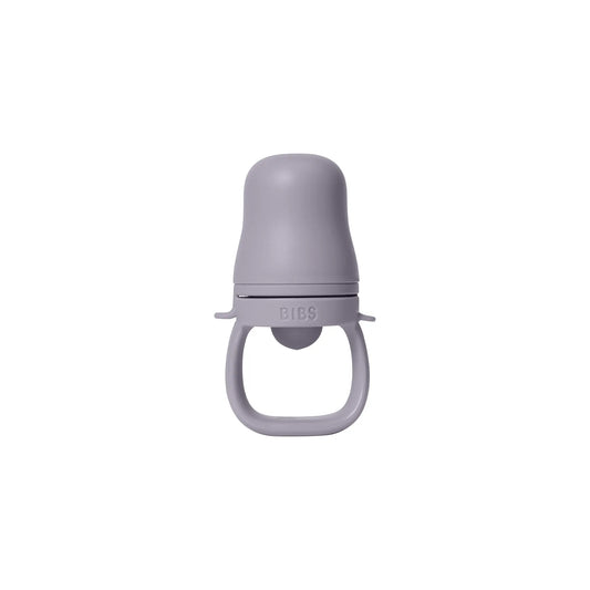 Matsmokk fossil grey baby utforske fast føde flaske i matt lavendel silikon med minimalistisk design og bibs logo
